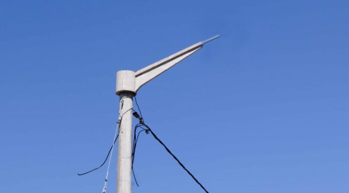 A pesar del robo de cables que afecta el alumbrado público, la Cooperativa avanza con el mejoramiento del servicio