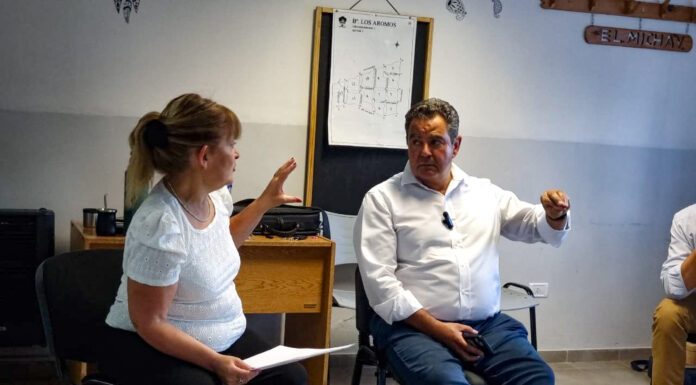 Alfonsín se reunió con vecinos de barrio Los Aromos